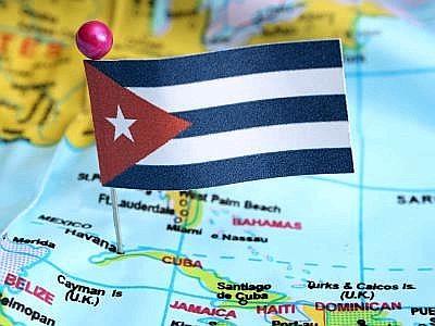 Svolta storica a Cuba: eliminati i "permessi di uscita" per recarsi all'estero