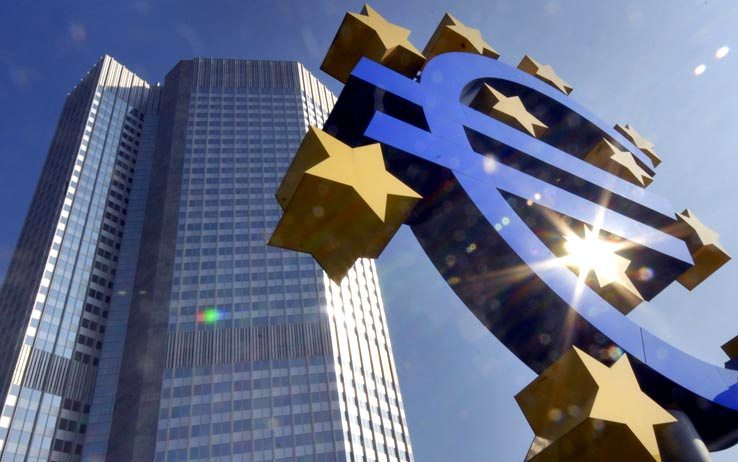 L'UE intende ridimensionare i salari e i bonus per i banchieri