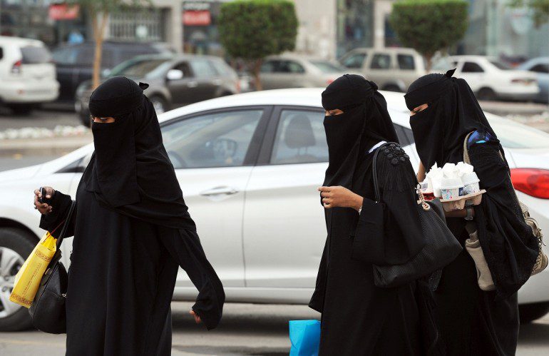 Arabia Saudita: petizione chiede la patente per le donne