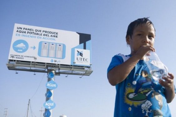 Perù, innovativo cartello pubblicitario produce acqua potabile