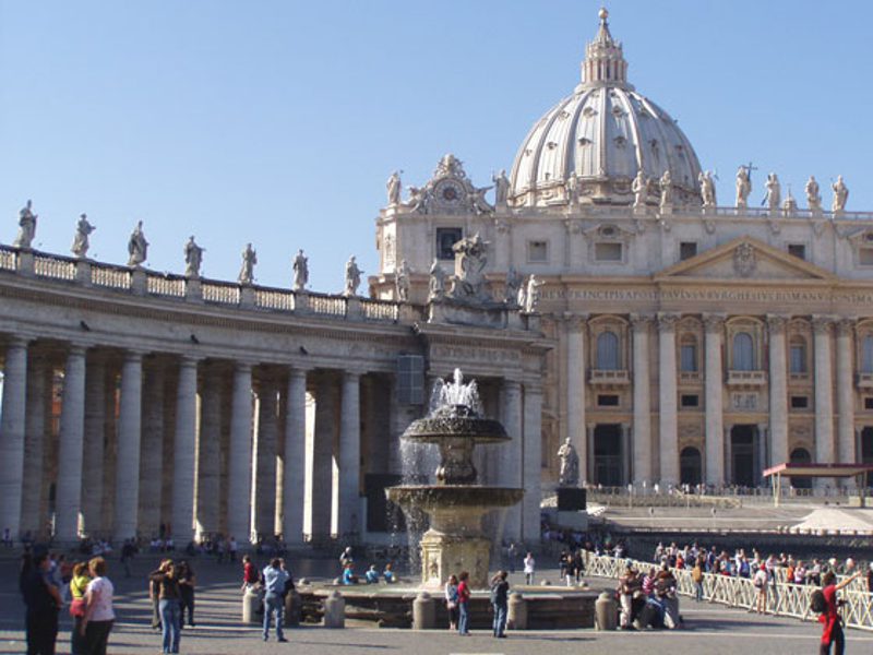 Roma ecologica per il Conclave: installati 5 eco-compattatori