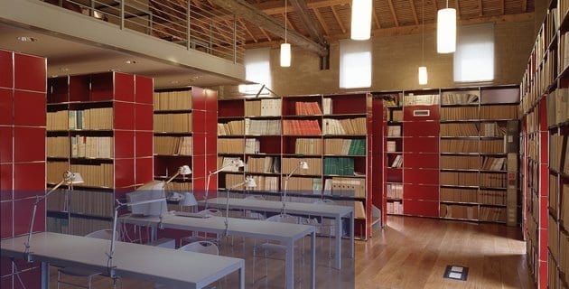 Biblioteca ed emeroteca scientifica nel Palazzo Rocca Saporiti a Reggio Emilia