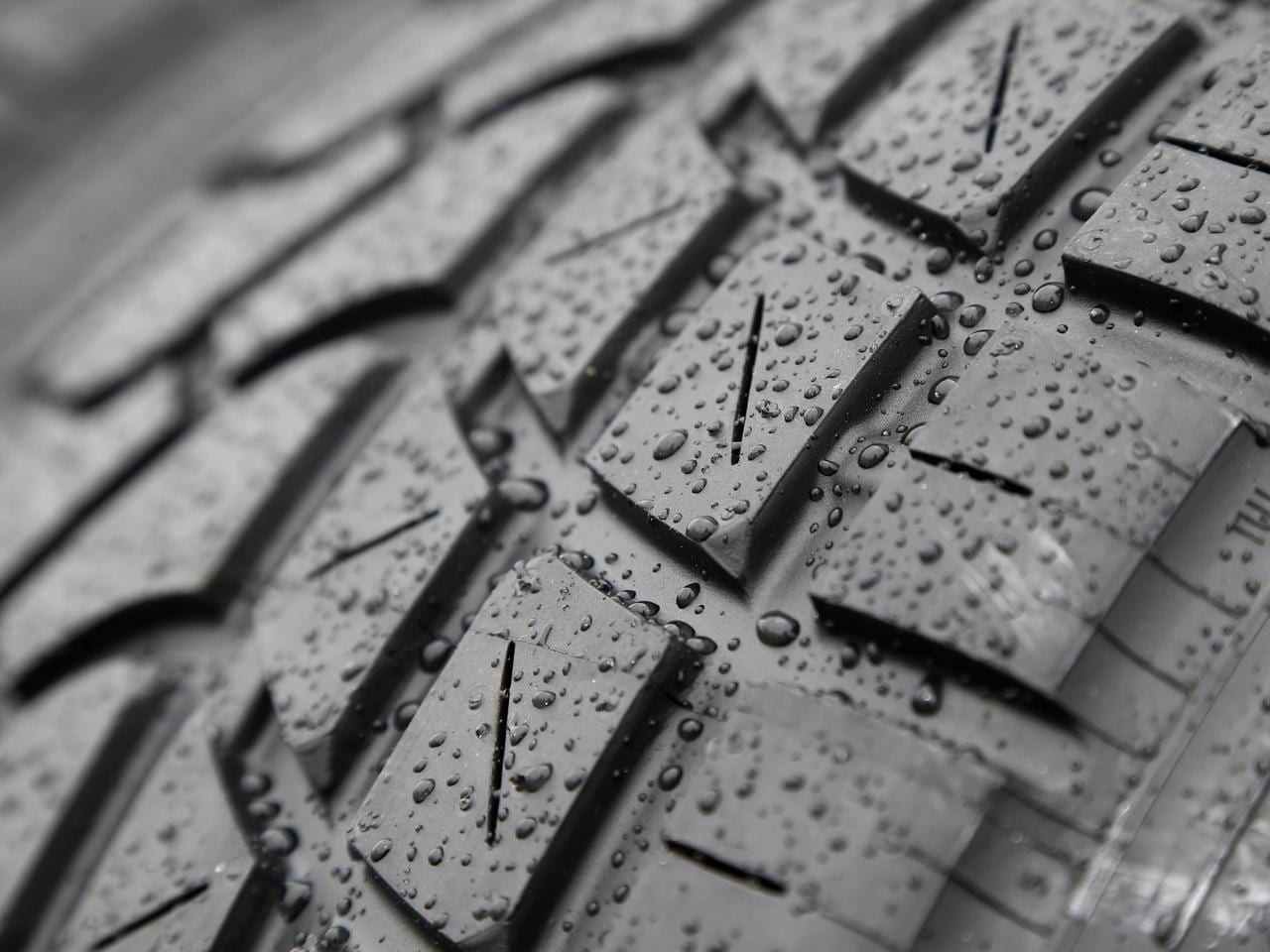 Ecopneus: 255mila tonnelate di pneumatici raccolti e recuperati nel 2014 