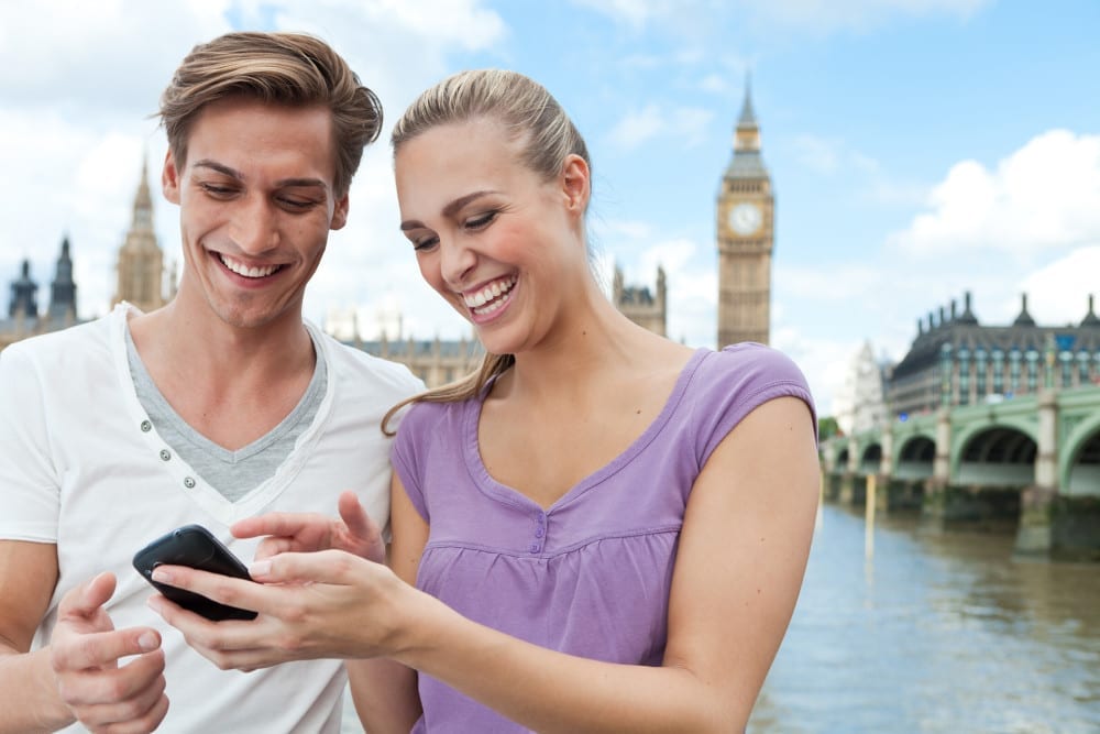 Telefonia mobile all’estero: promozioni più vantaggiose dopo lo stop del roaming in Europa