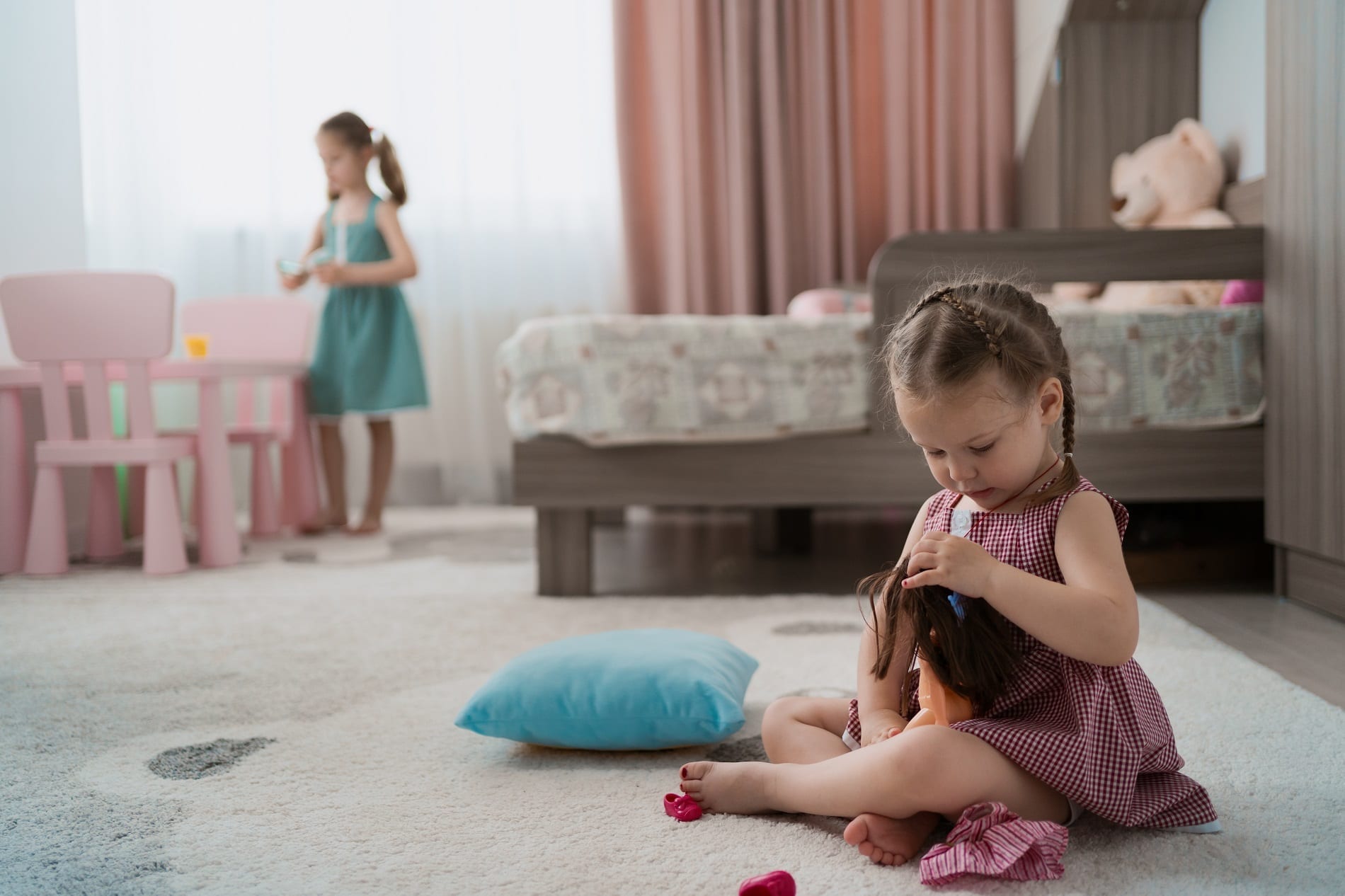 Giocare con le bambole attiva l’empatia e le abilità sociali