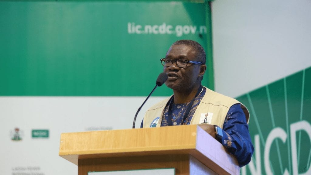 La lotta del coronavirus in Africa: nella foto Christian Happi, direttore del Centro di Eccellenza per la Genomica delle Malattie Infettive alla Redeemer's University, in Nigeria