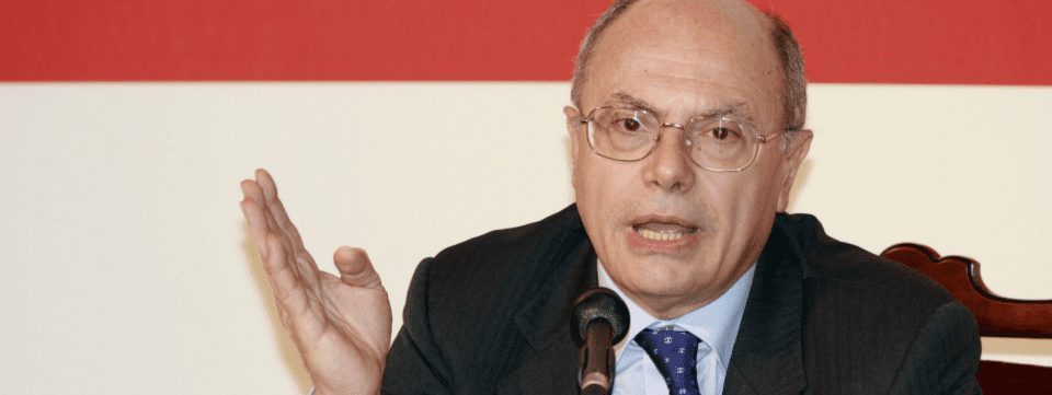 Massimo Galli è tra i protagonisti delle trasmissioni tv coinvolte nella polemica sul sensazionalismo sul coronavirus
