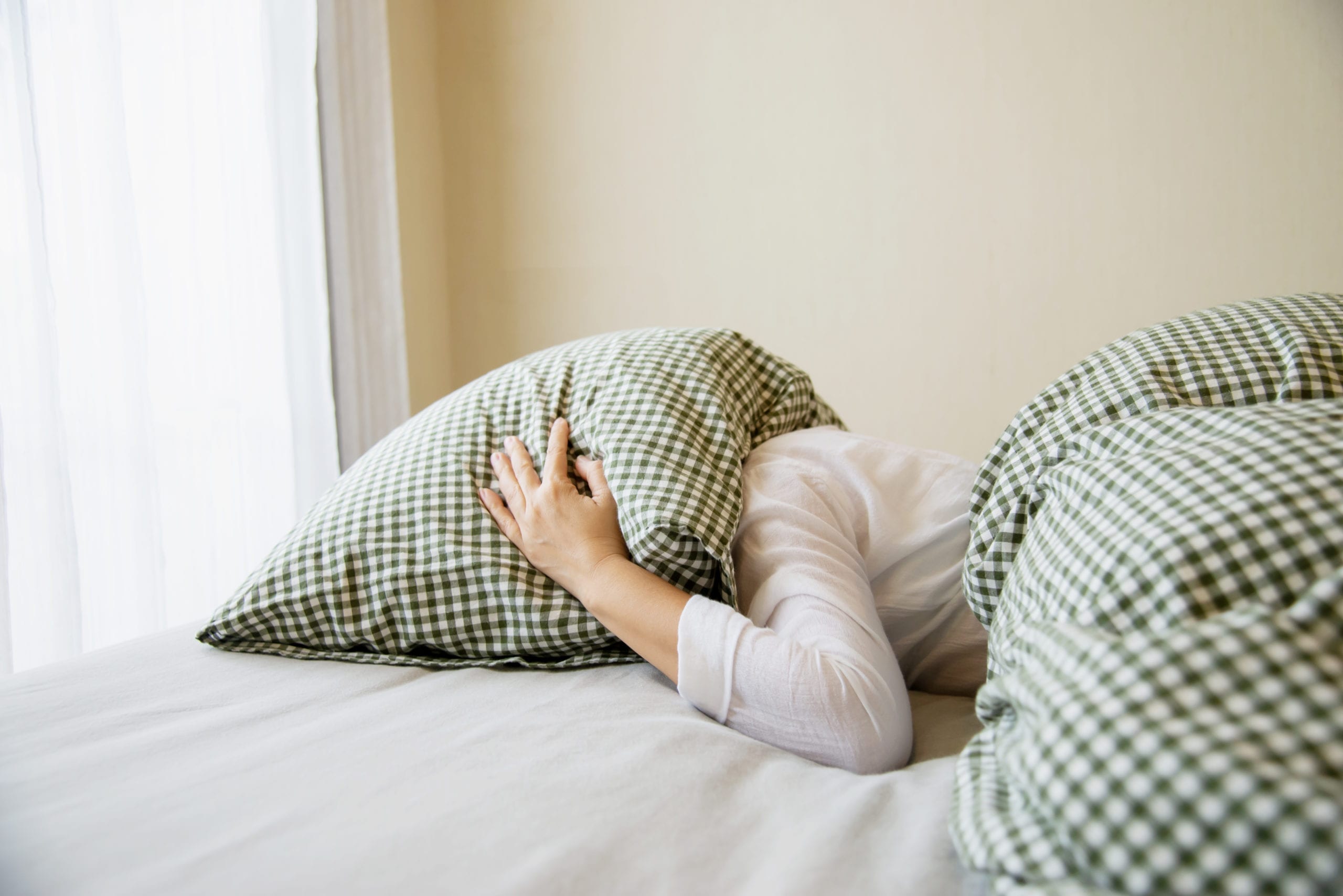 Covid e insonnia: 5 cause che non ti fanno dormire, e 5 rimedi naturali
