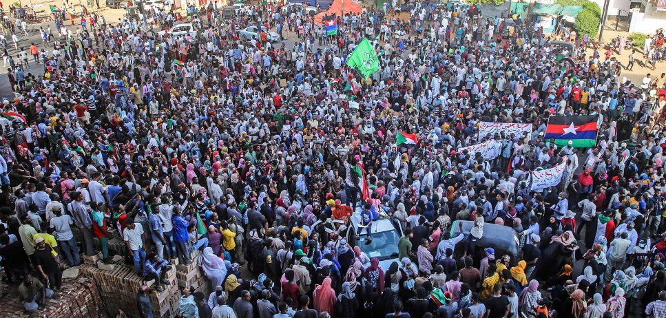 Sudan manifestazione di protesta contro il colpo di Stato per la transizione democratica democrazia