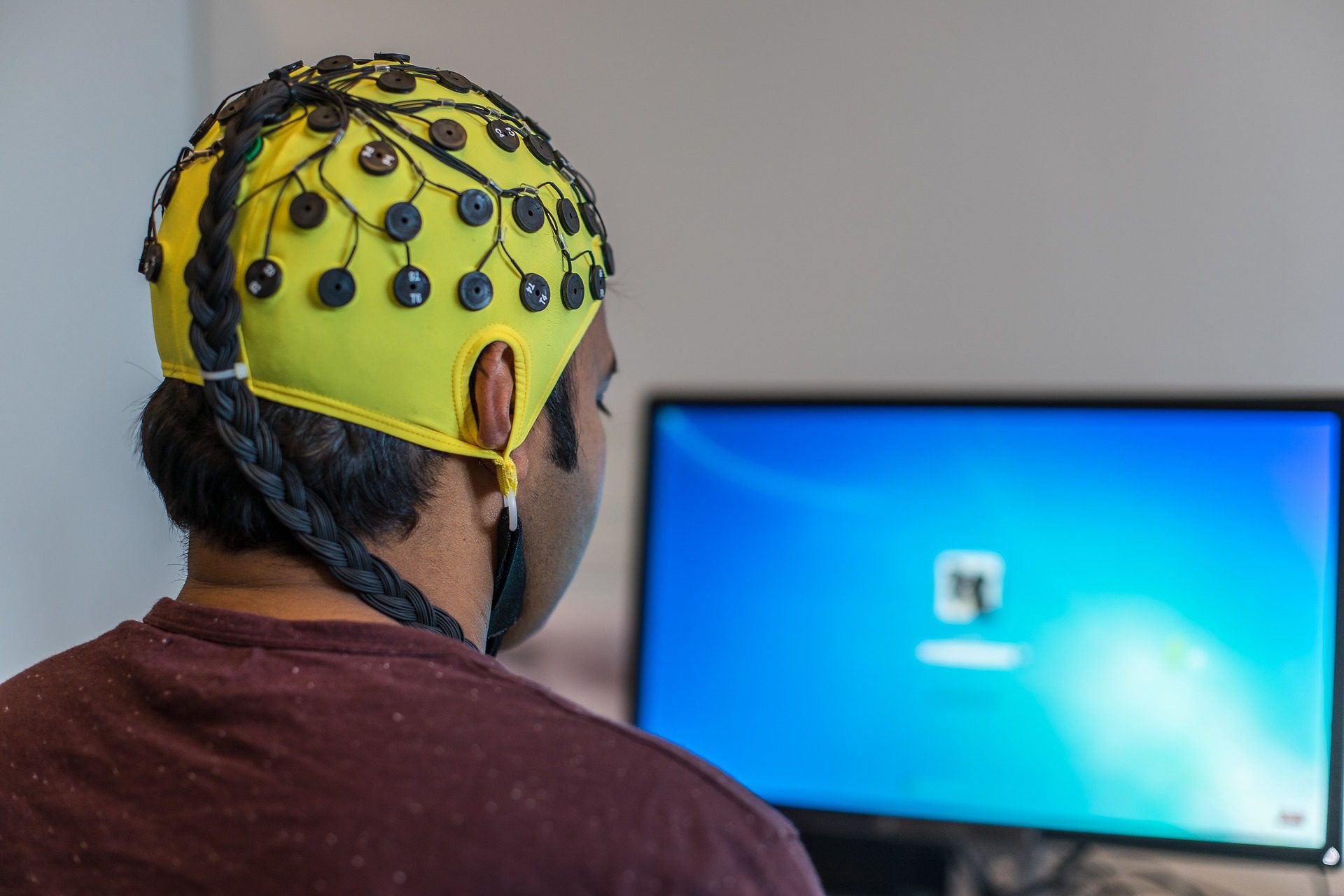 EEG elettroencefalogramma-Neuromarketing un viaggio tra big data e inconscio