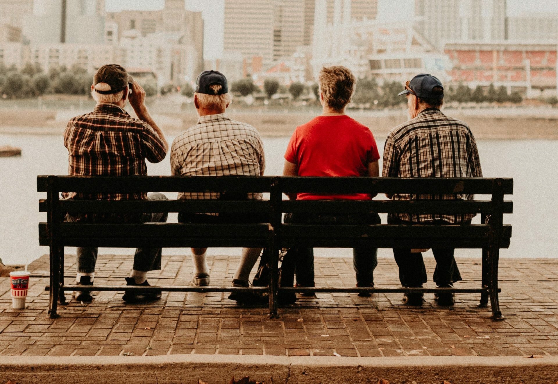 Vincere la solitudine. Le iniziative in Italia e nel mondo