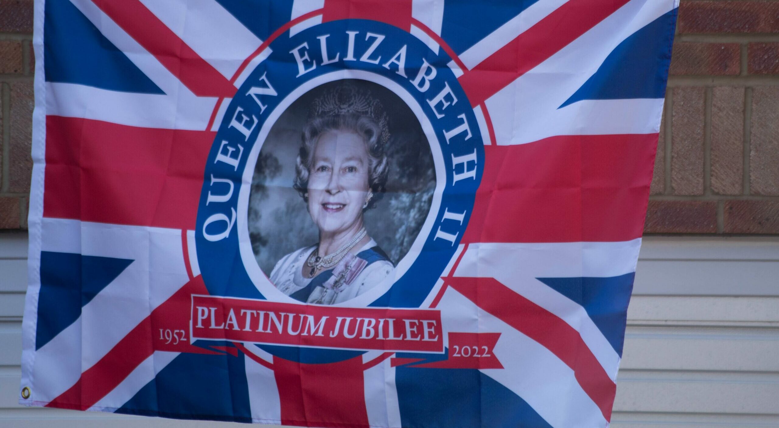 Addio Regina Elisabetta: 70 anni di regno sul grande schermo