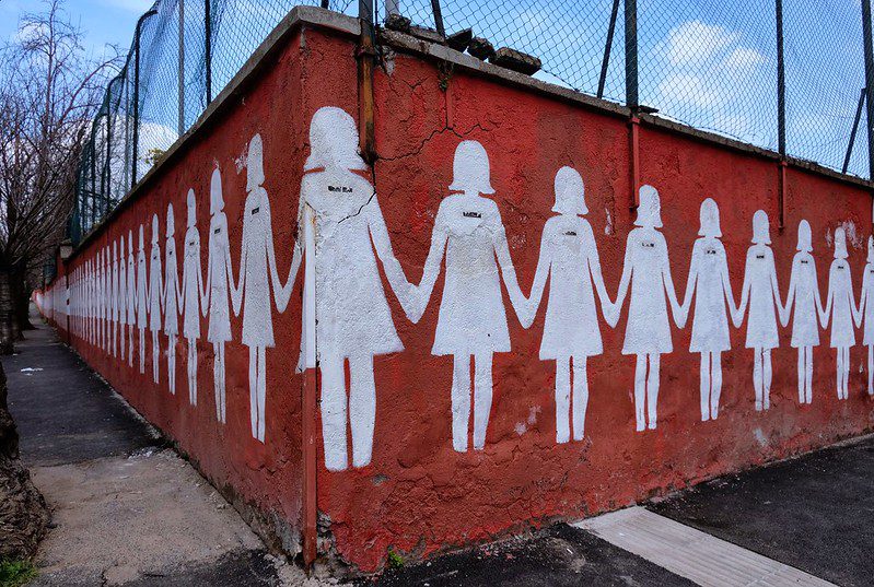 Murale contro il femminicidio a Roma nel quartiere San Lorenzo