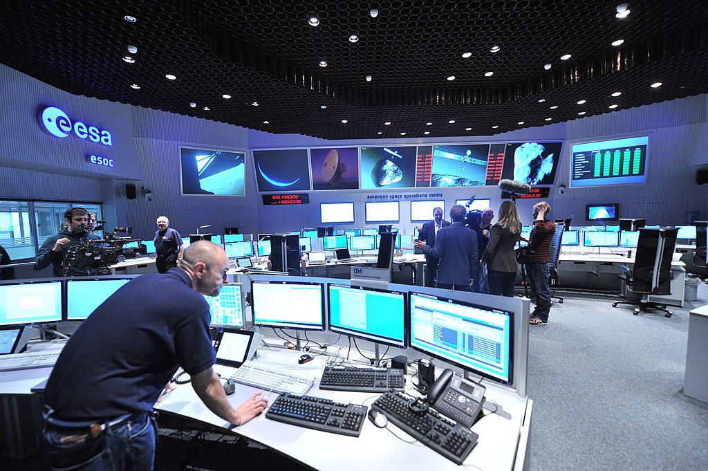Stazione di controllo dell'ESA. L'Italia punta a diventare una degli attori principali della space economy.