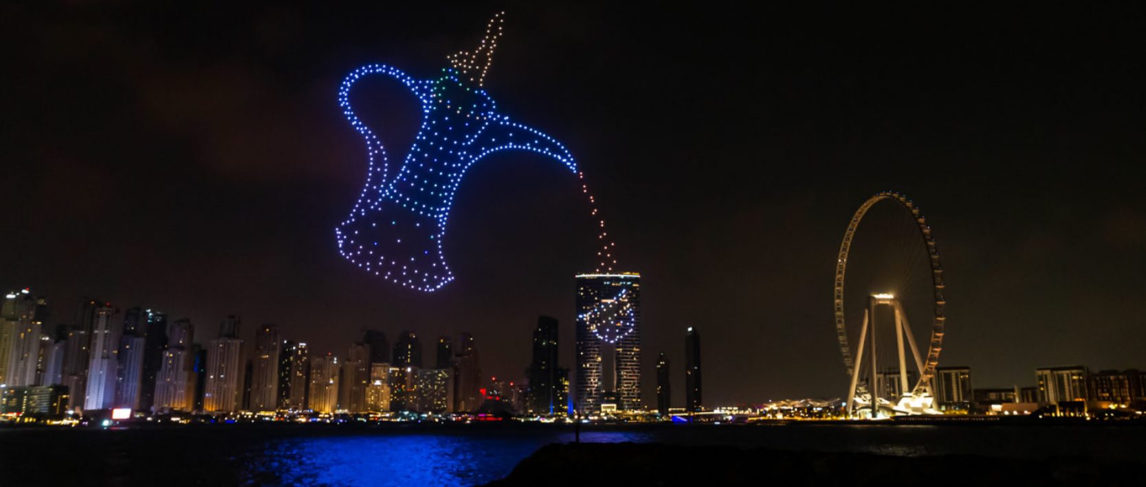 Non solo controllo: a Dubai i droni sostituiscono i fuochi d’artificio