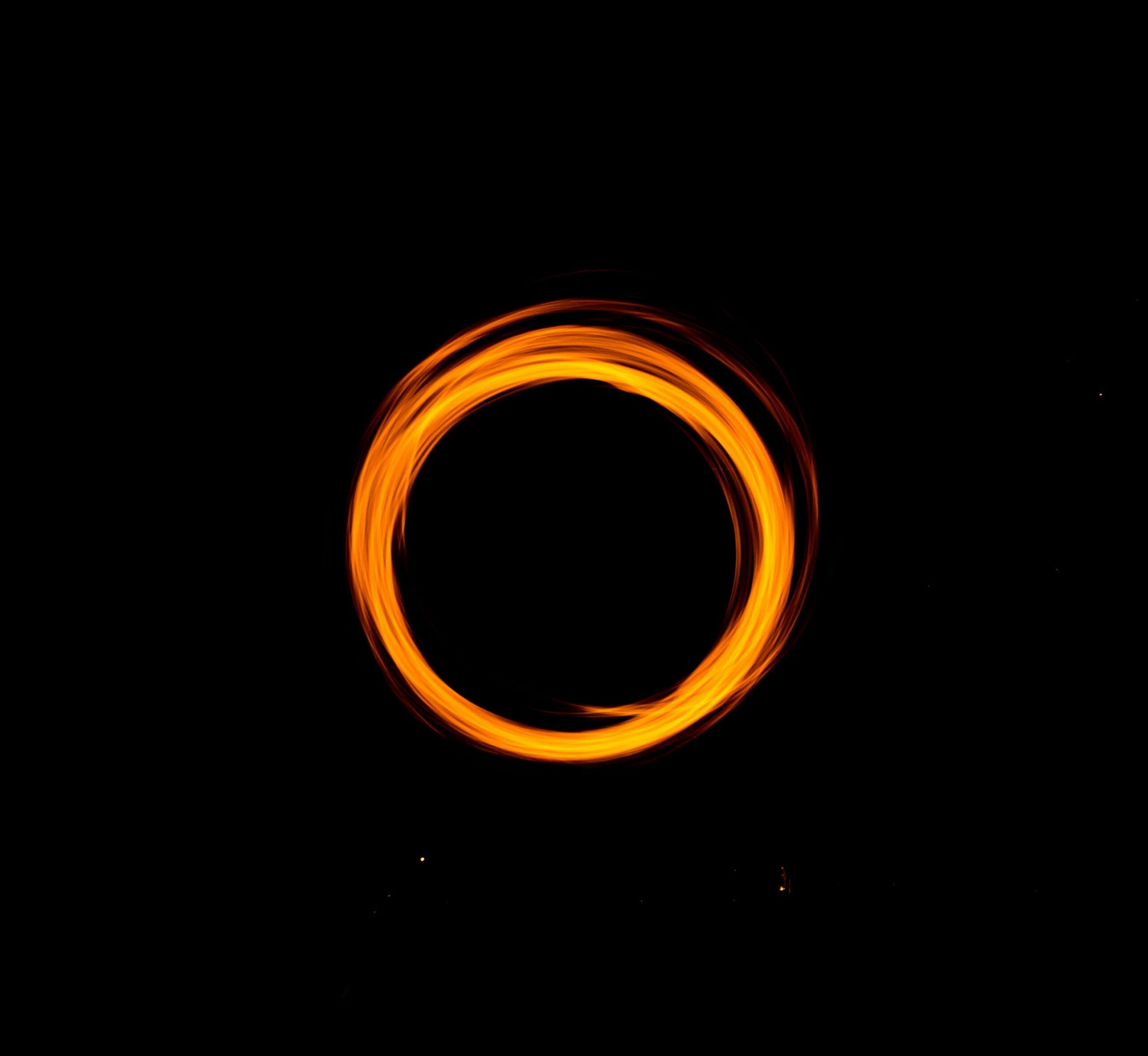 L&rsquo;ultima teoria sull&rsquo;universo: il collegamento tra buchi neri ed energia oscura