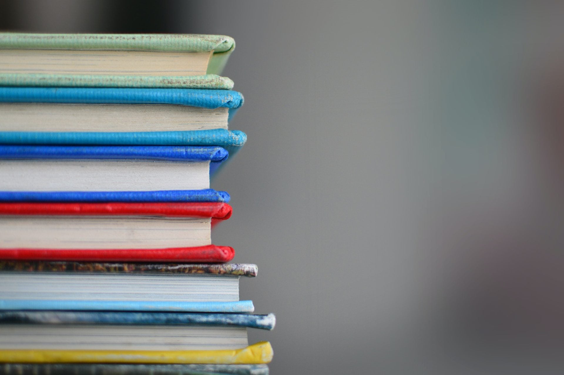 Letture per l&rsquo;estate: i libri sul Mediterraneo da leggere sotto l&rsquo;ombrellone