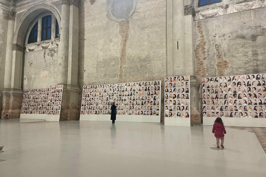 Le mille donne di Venezia di Pierre Maraval per dire no al femminicidio foto @edoardocasolo