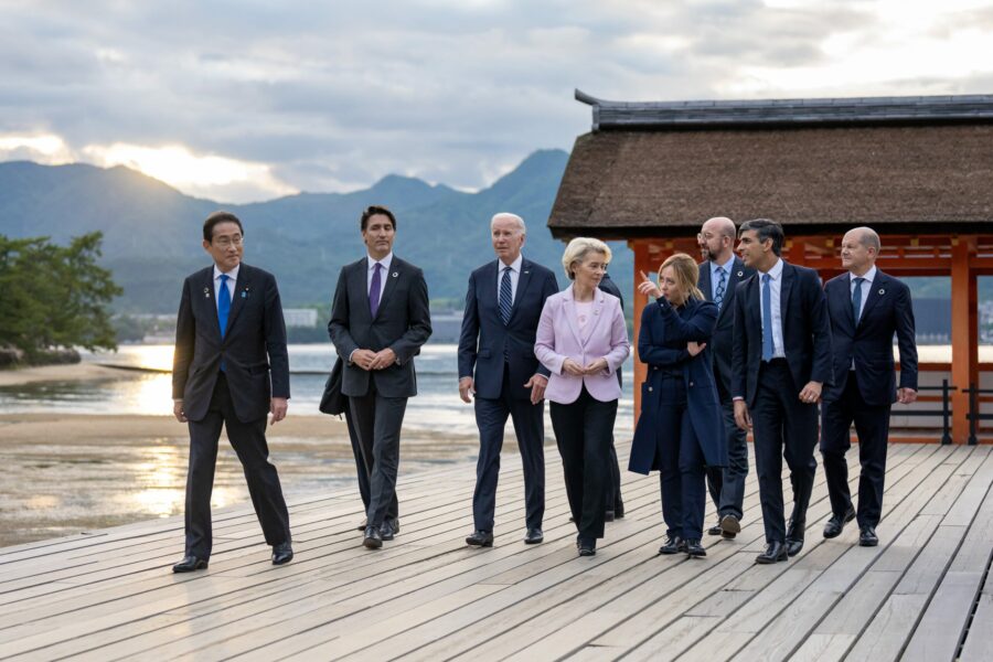 I leader del G7 si confrontano a Hiroshima. La Presidenza italiana del G7 vuole incentrare il dibattito sul fenomeno migratorio, l'intelligenza artificiale e l'approvvigionamento energetico.
