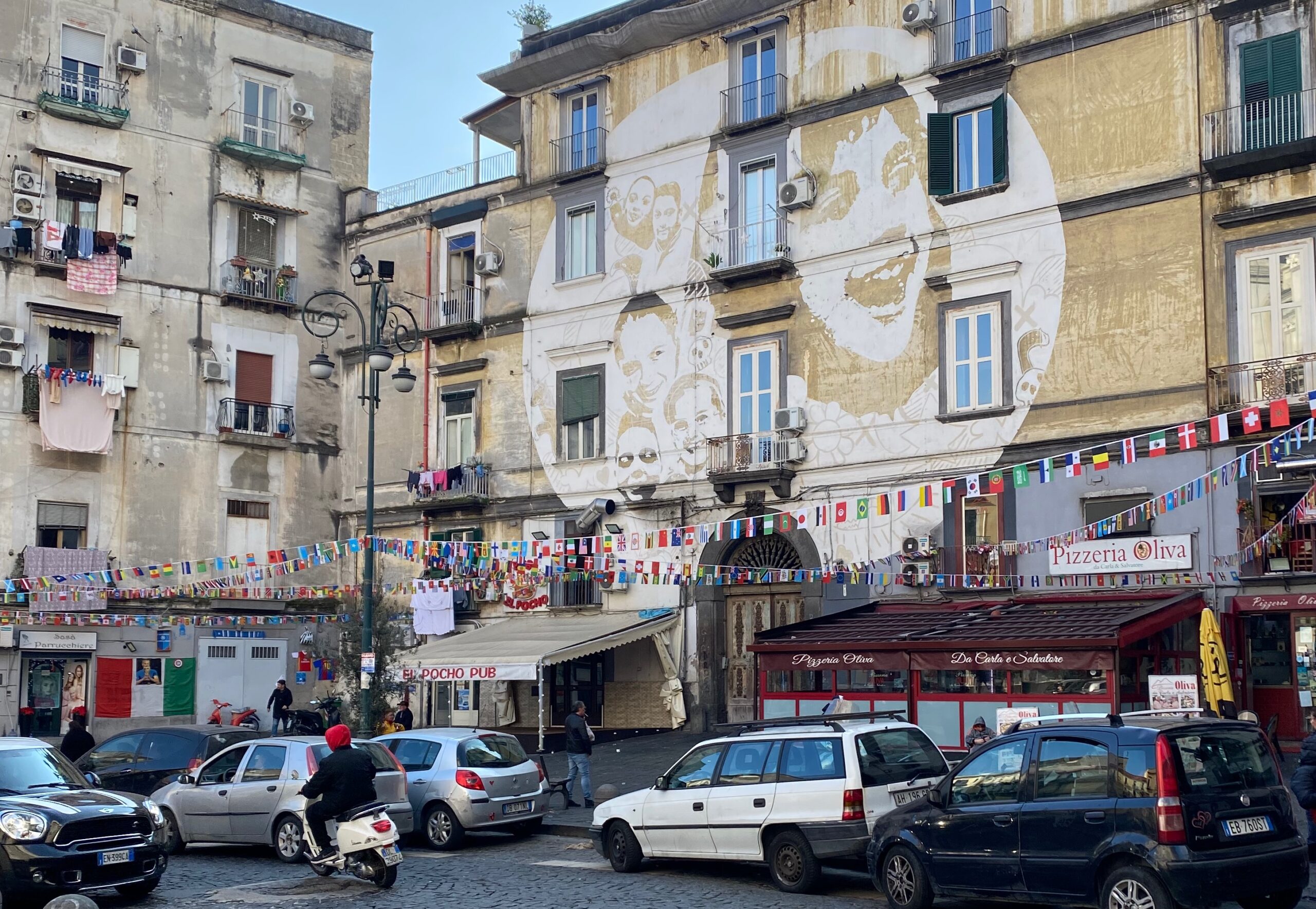 La rinascita del Rione Sanità a Napoli: dal degrado a vivace centro artistico e culturale