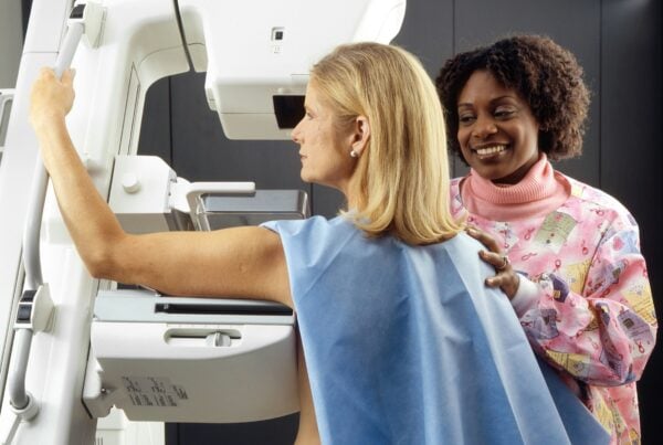 Intelligenza artificiale e cancro al seno: può individuare i segnali precocemente fino a sei anni prima